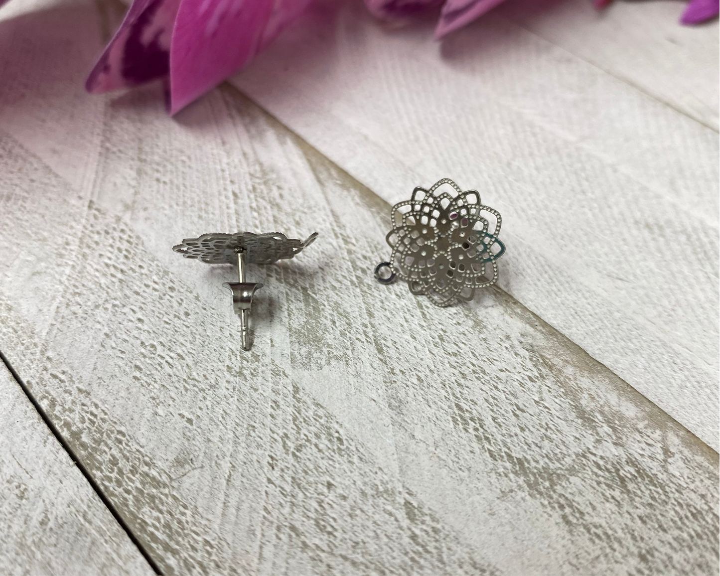 Filigree Flower Base