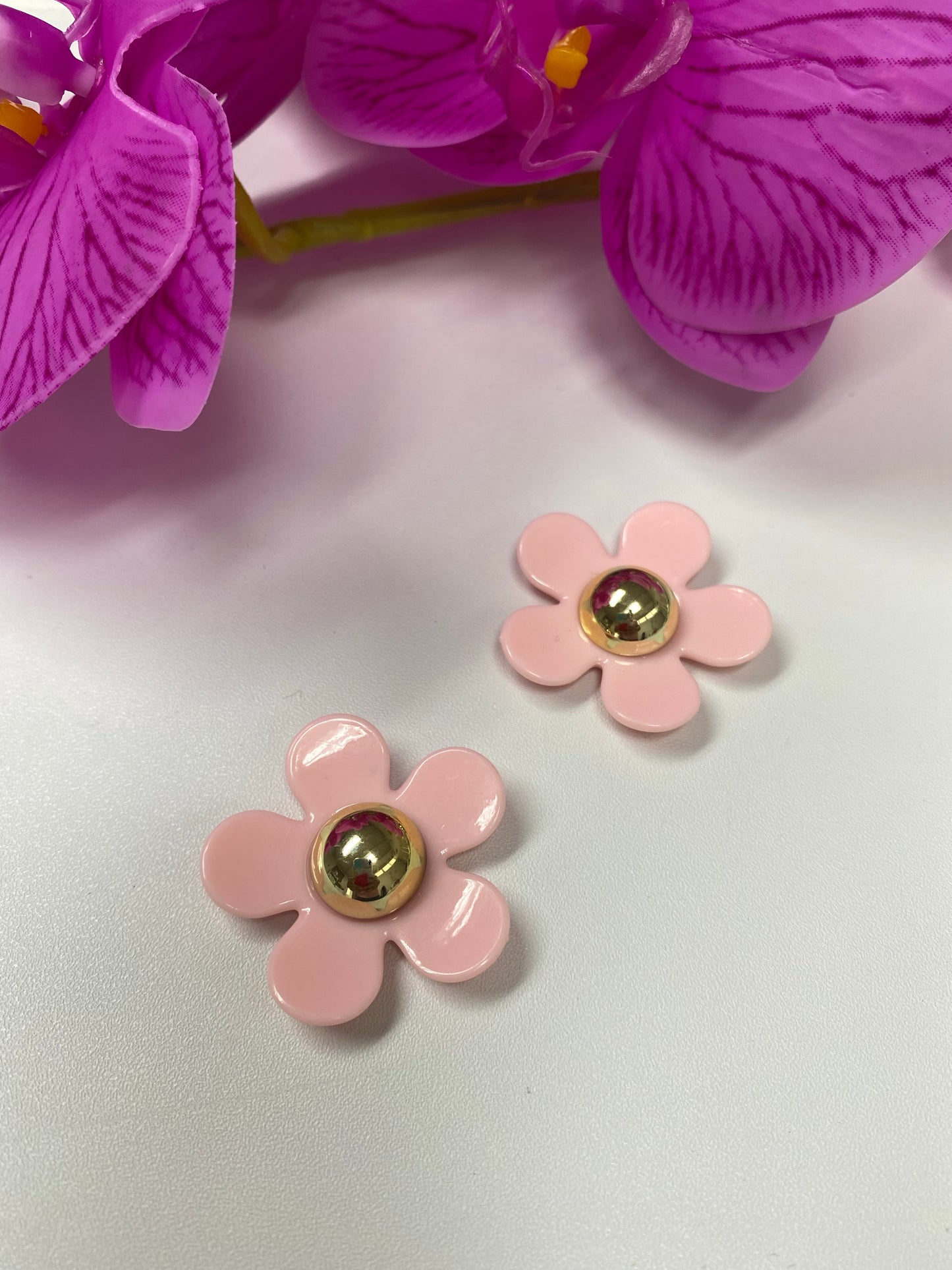 Daisy  Flower con centro en dorado