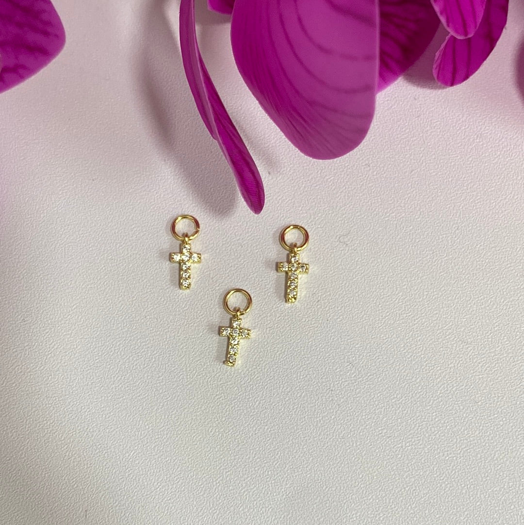 Cruz pequeña con zirconia