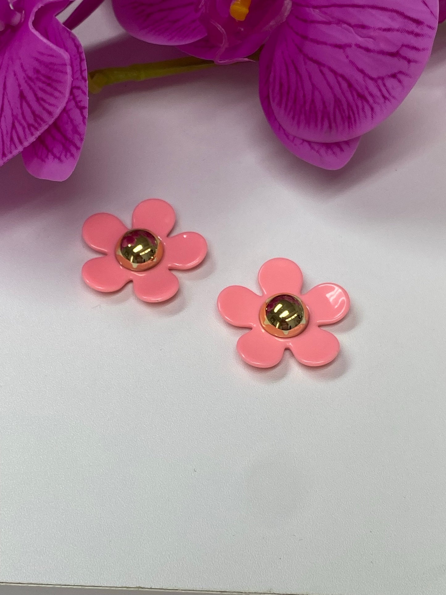 Daisy  Flower con centro en dorado