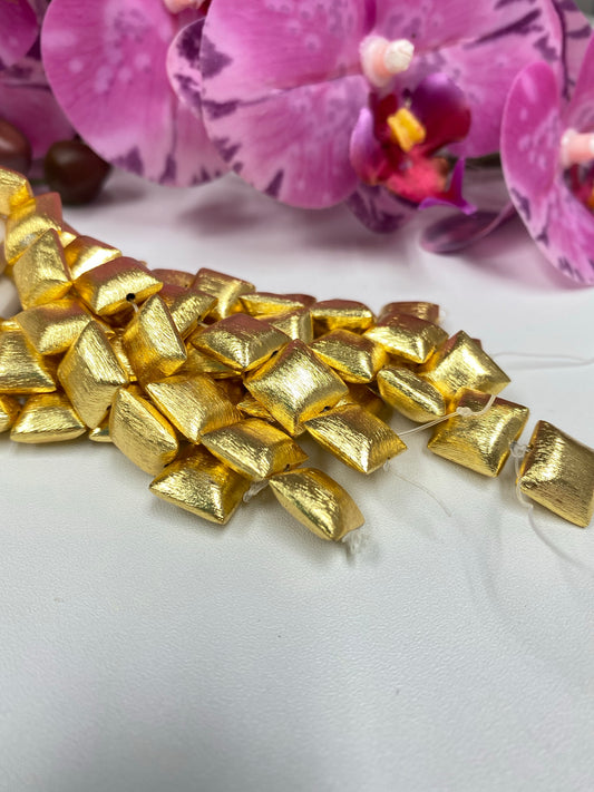 Square spacer beads
