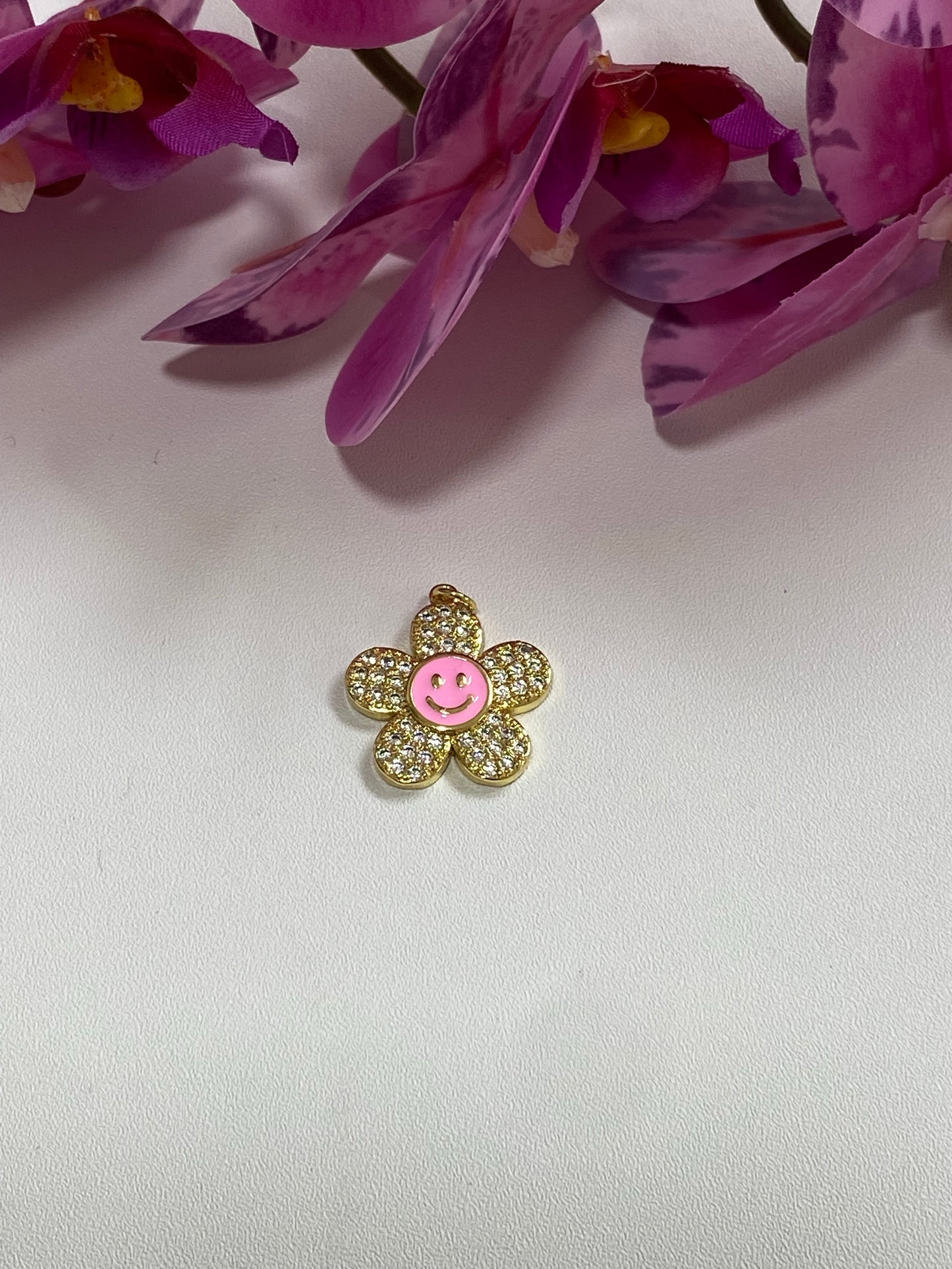 Floresitas Daysi con carita feliz