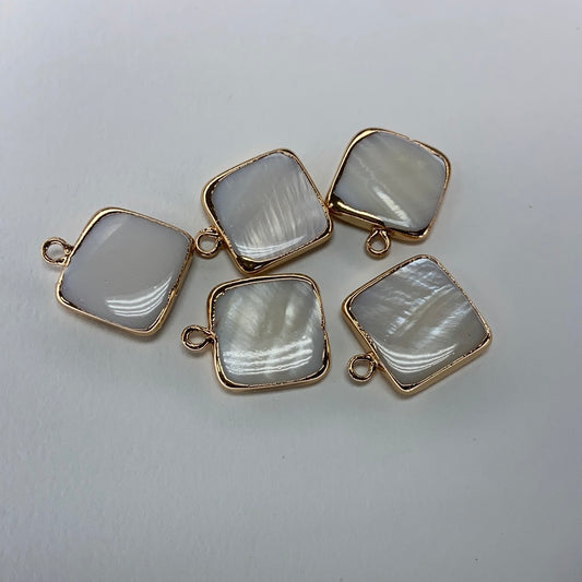 FreshWater Shell Pendant