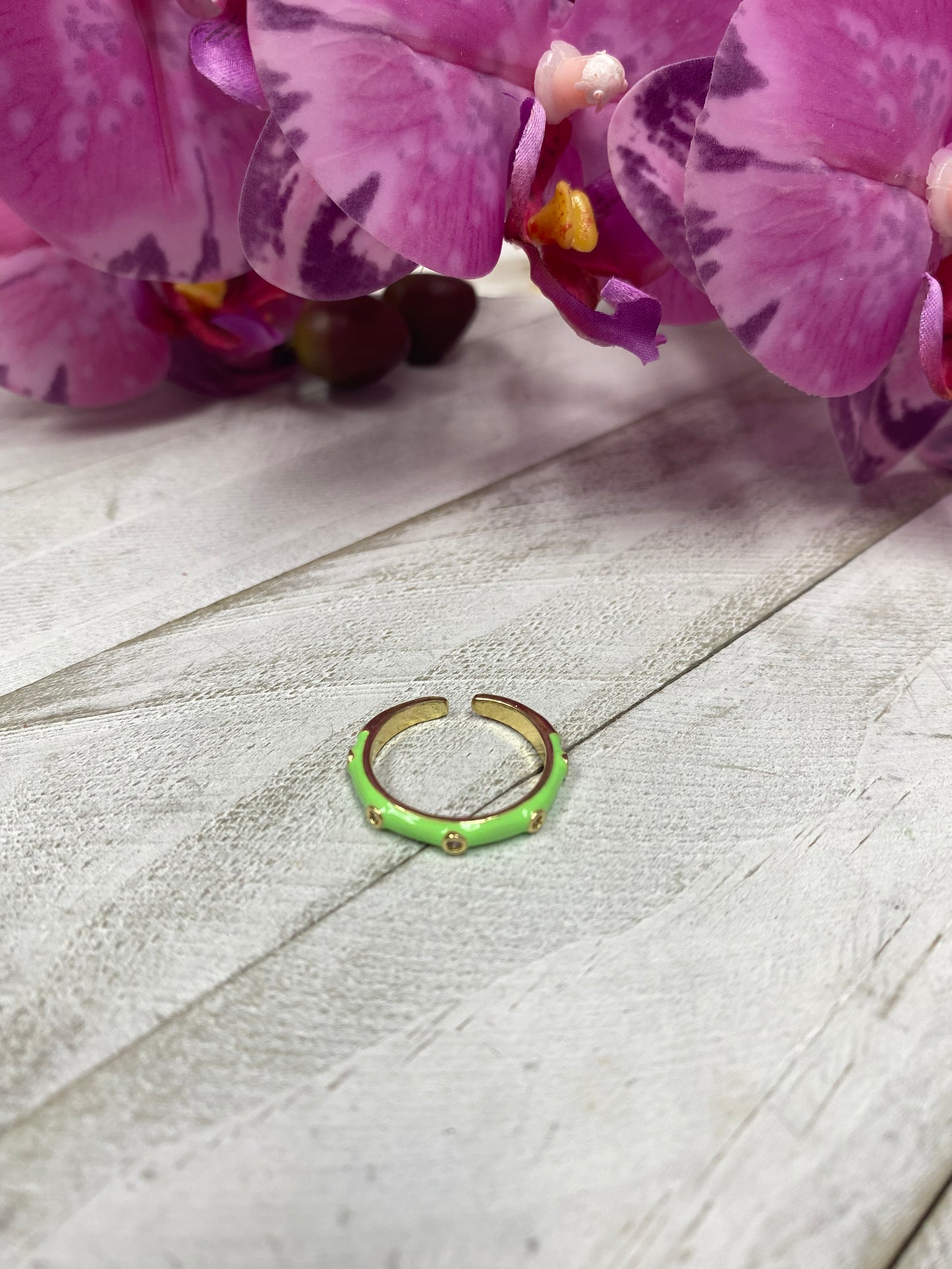 Anillo con zirconia
