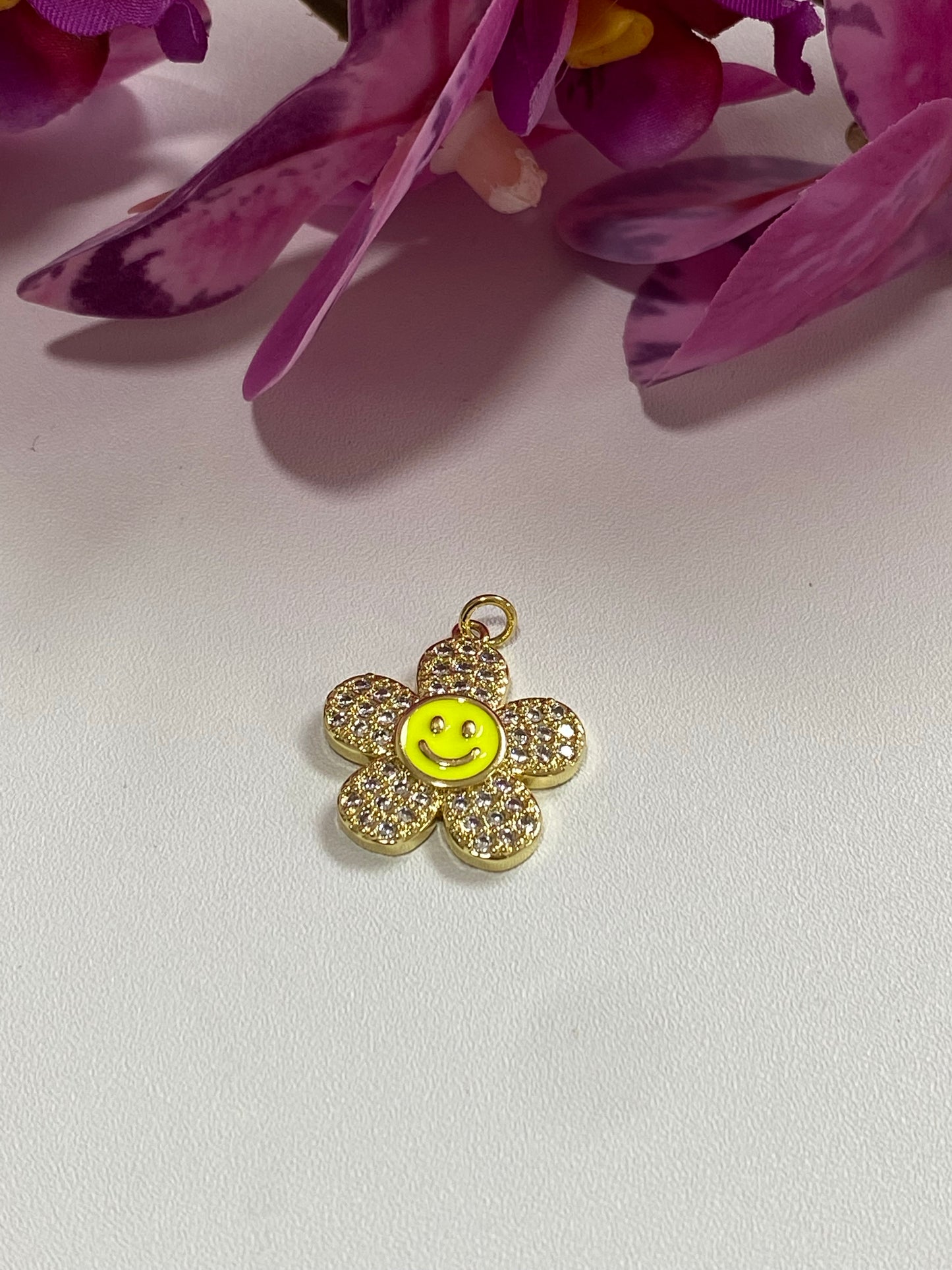 Floresitas Daysi con carita feliz