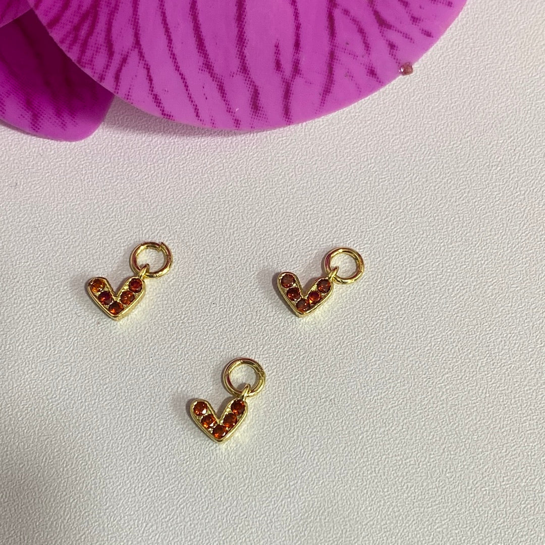 Corazones pequeños con zirconia