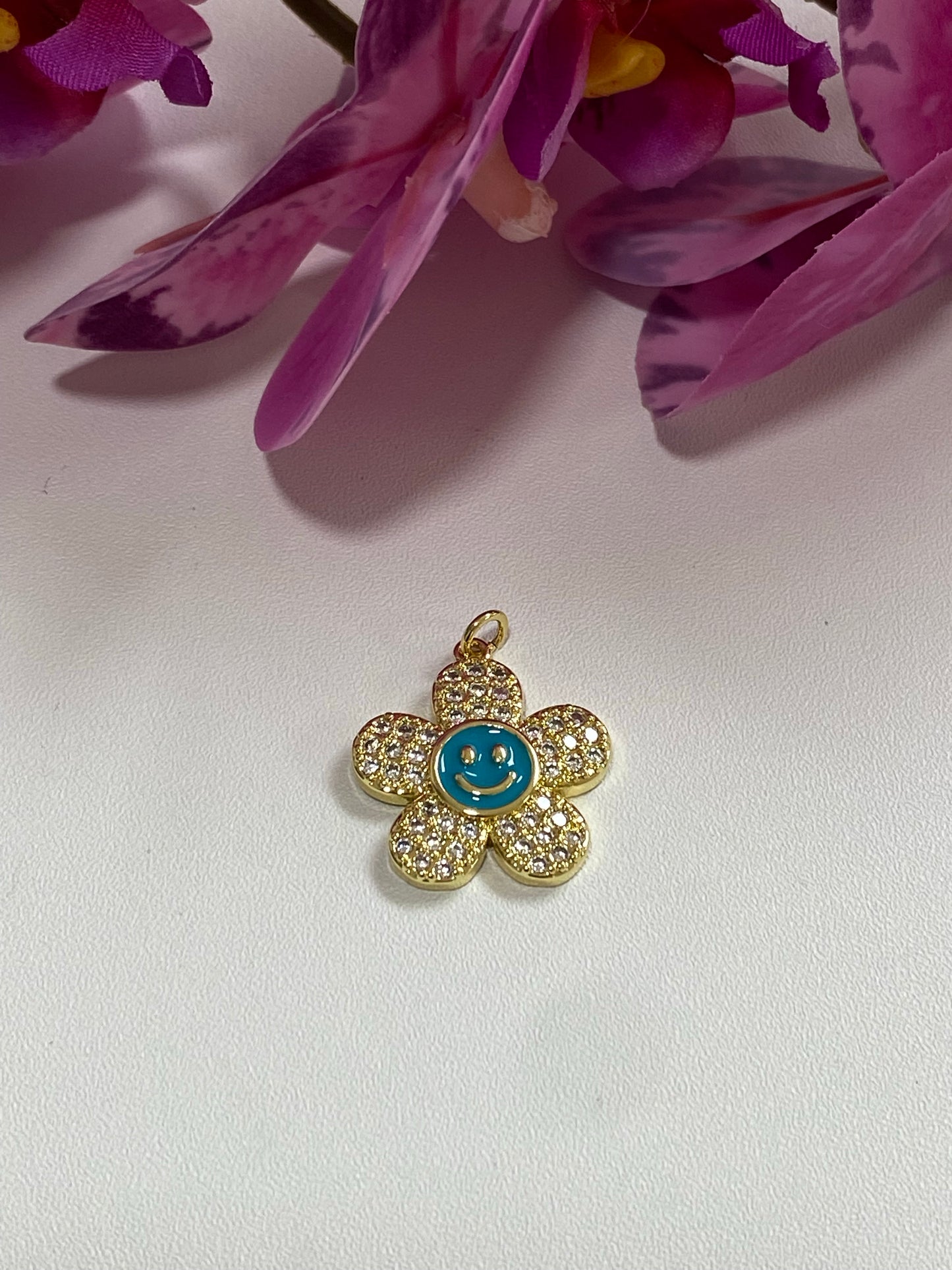 Floresitas Daysi con carita feliz